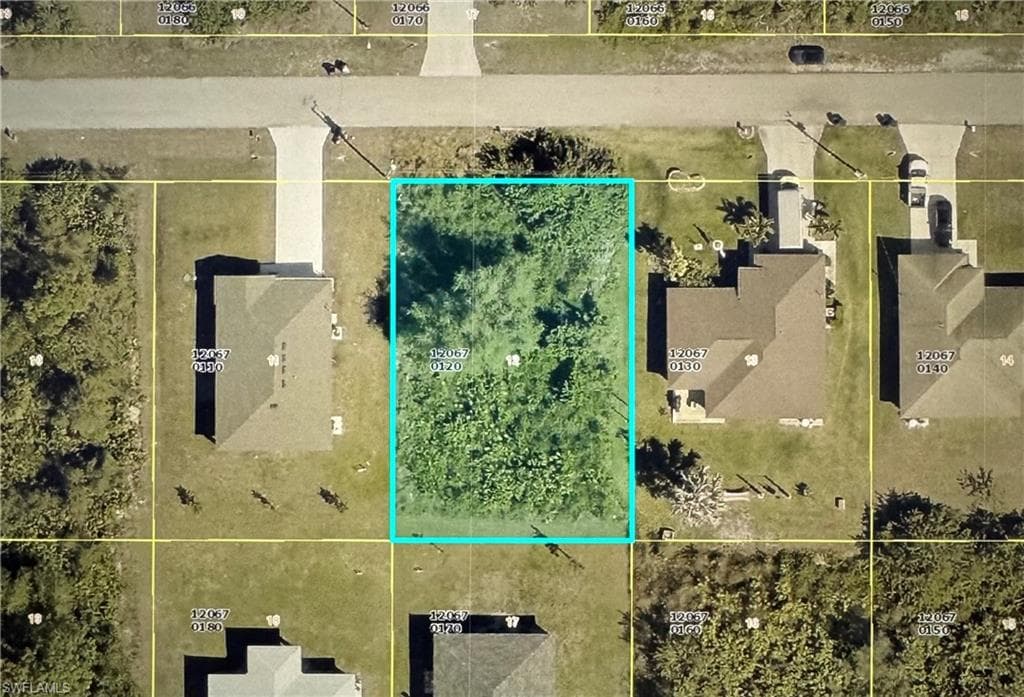 870 Chantilly ST E LEHIGH ACRES, FL 33974