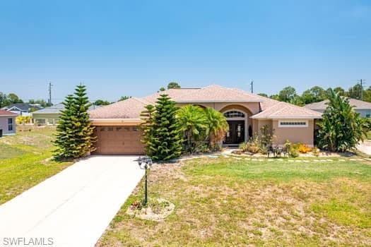 914 Albert AVE LEHIGH ACRES, FL 33971