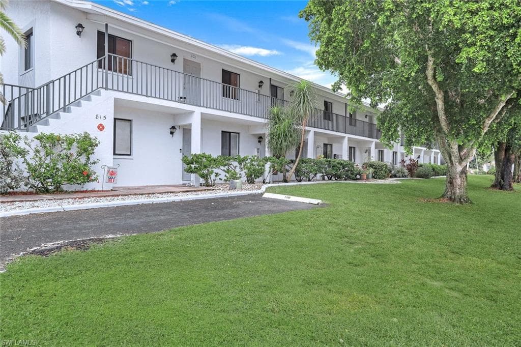 815 Victoria DR 207 CAPE CORAL, FL 33904