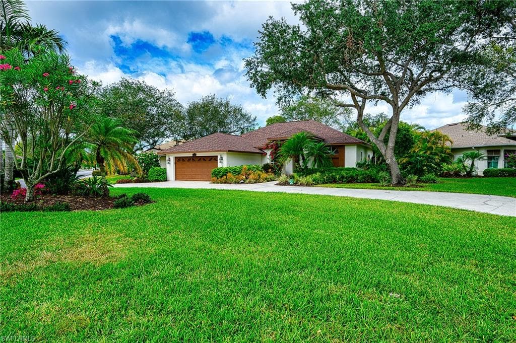 7106 Lone Oak BLVD NAPLES, FL 34109