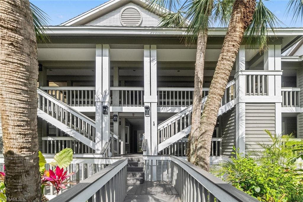 664 Wiggins Bay DR NAPLES, FL 34110