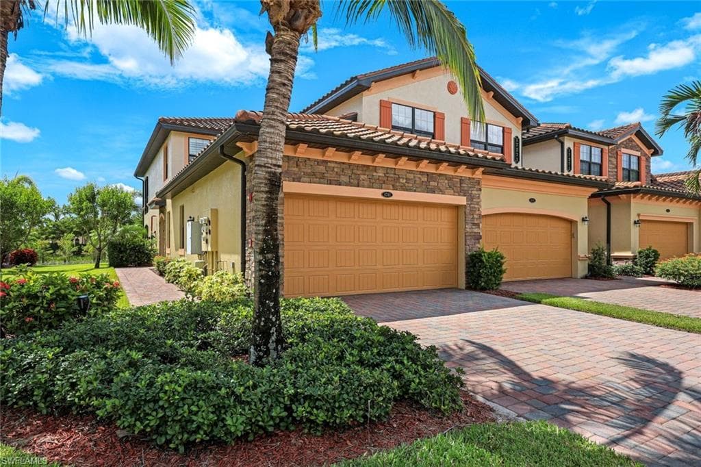 17271 Cherrywood CT 8701 BONITA SPRINGS, FL 34135