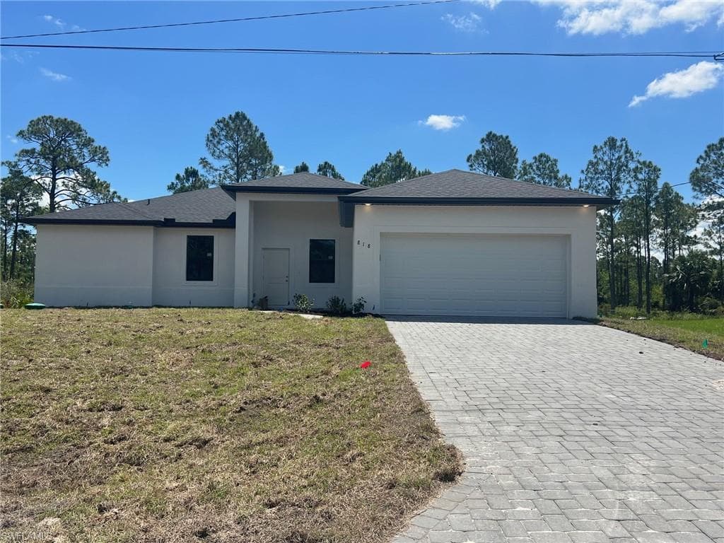 818 Congress AVE LEHIGH ACRES, FL 33972