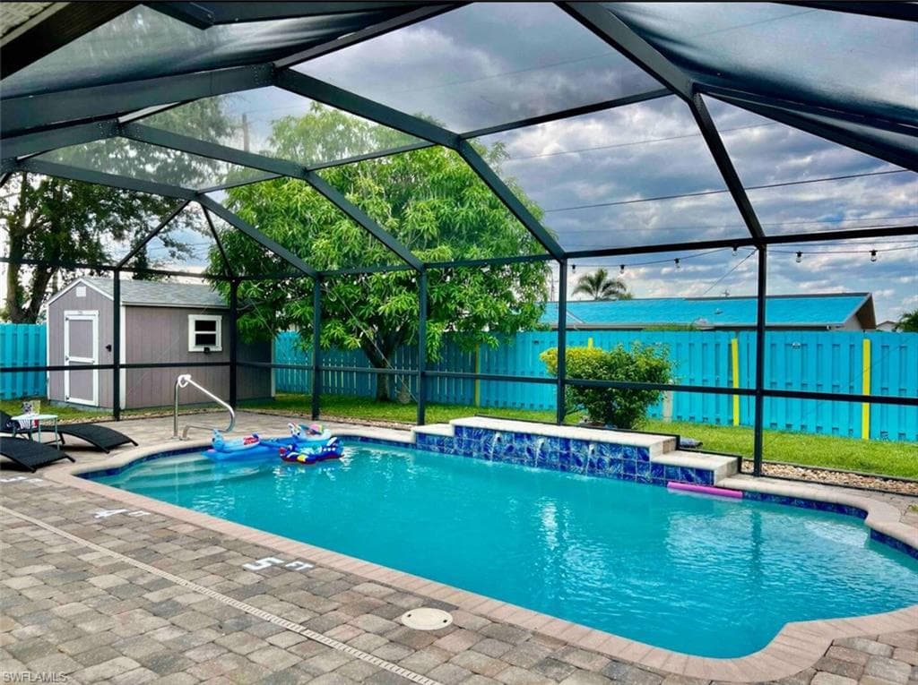 907 SE 16th TER CAPE CORAL, FL 33990