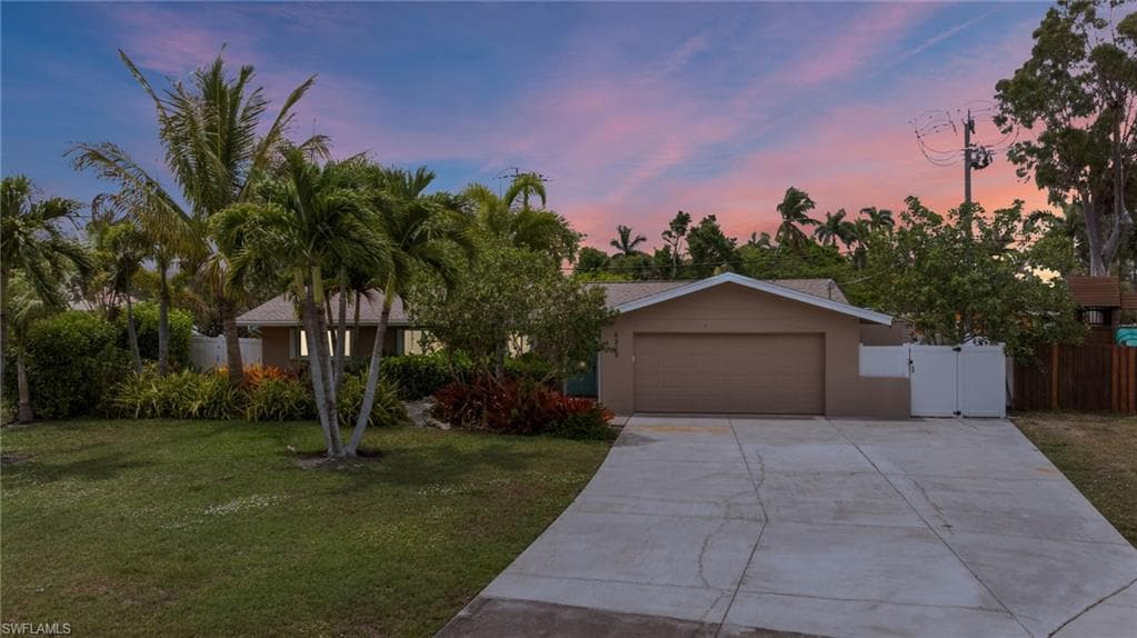 6219 Saint Andrews CIR N FORT MYERS, FL 33919