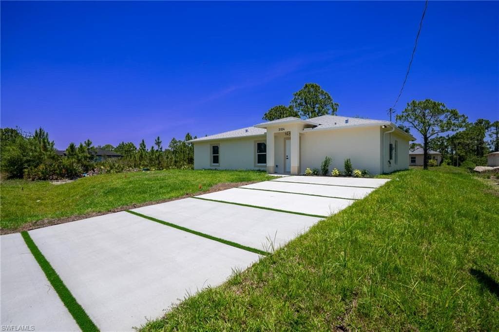 3104 43rd ST W LEHIGH ACRES, FL 33971
