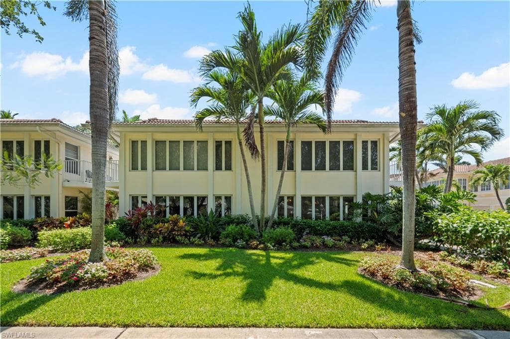 280 4th ST S 104 NAPLES, FL 34102