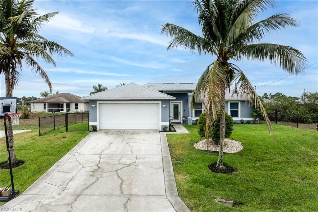 190 Pennfield ST LEHIGH ACRES, FL 33974