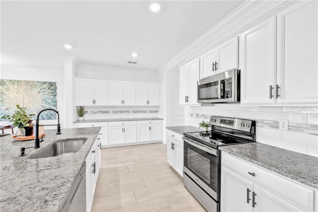 2127 Hamlin ST NAPLES, FL 34120