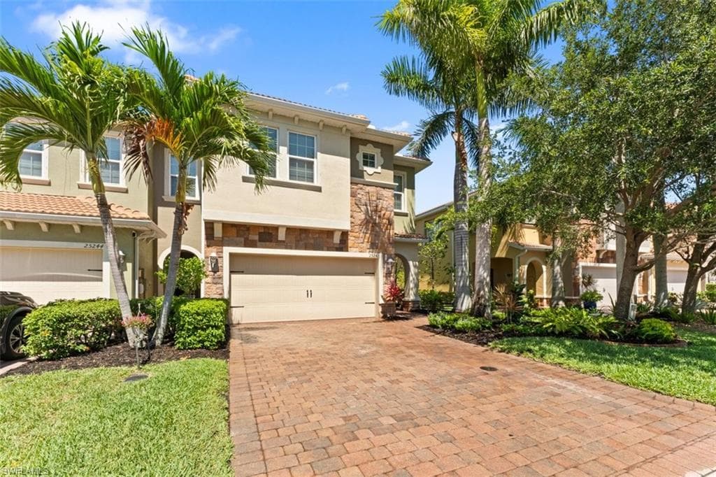 25242 Cordera Point DR BONITA SPRINGS, FL 34135