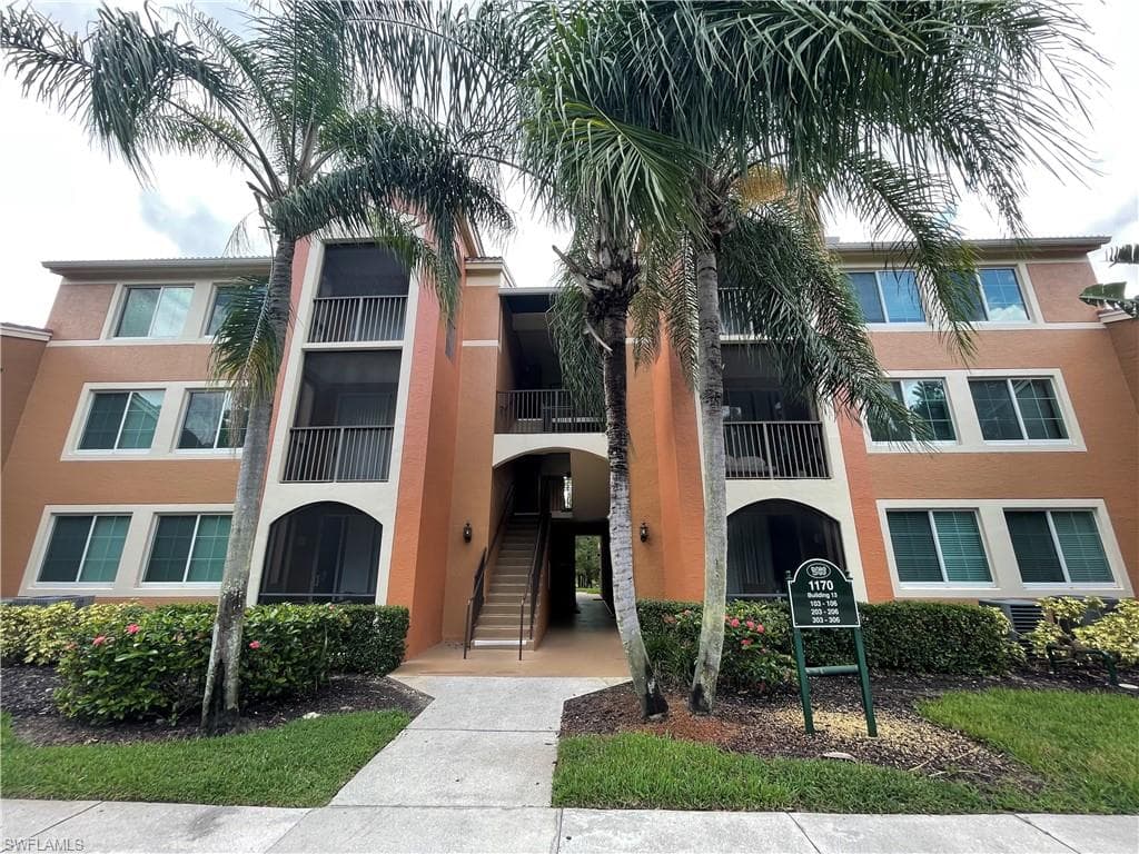 1170 Reserve WAY 203 NAPLES, FL 34105