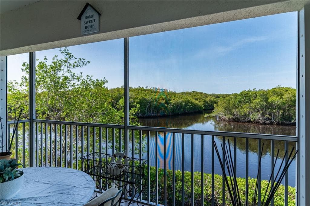 154 Newport DR 1307 NAPLES, FL 34114