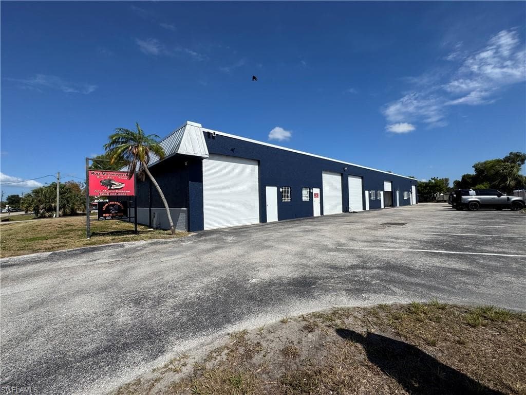 2323 Bruner LN FORT MYERS, FL 33912