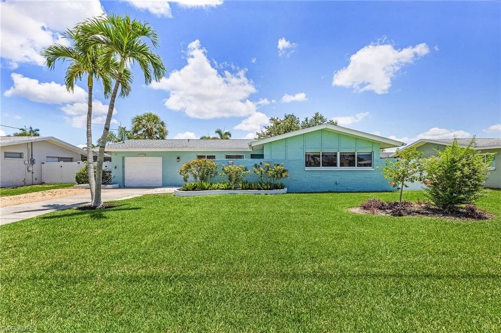 5329 Cortez CT CAPE CORAL, FL 33904