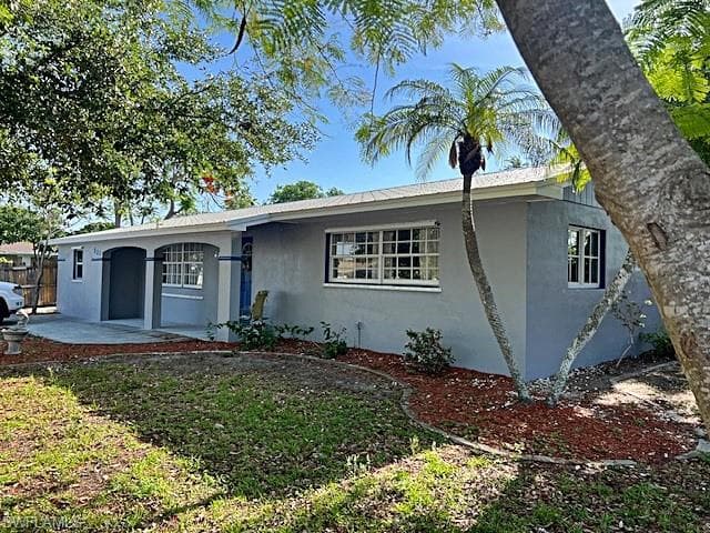 521 Pennview AVE LEHIGH ACRES, FL 33936