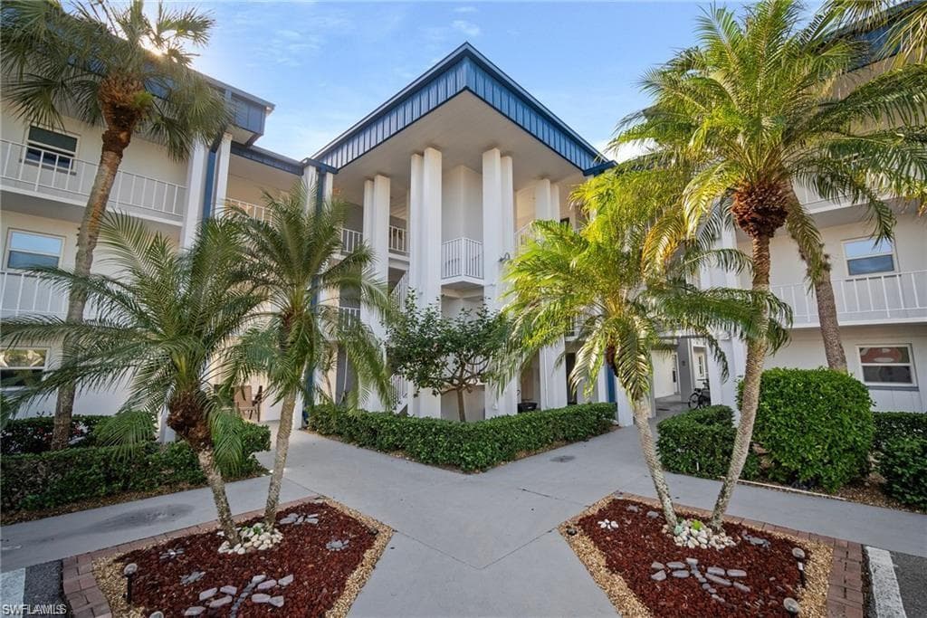 1828 Pine Valley DR 310 FORT MYERS, FL 33907