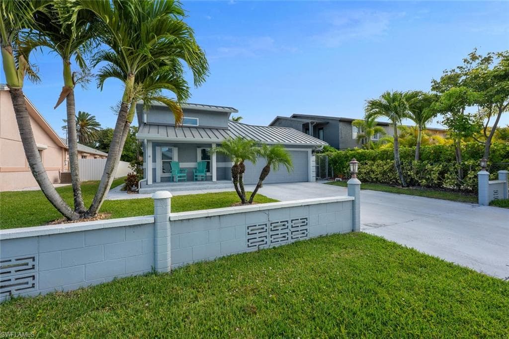 607 92nd AVE N NAPLES, FL 34108
