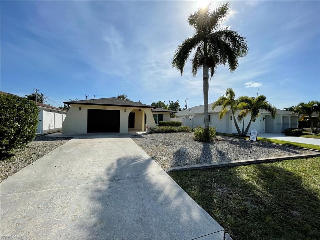 556 99th AVE N NAPLES, FL 34108