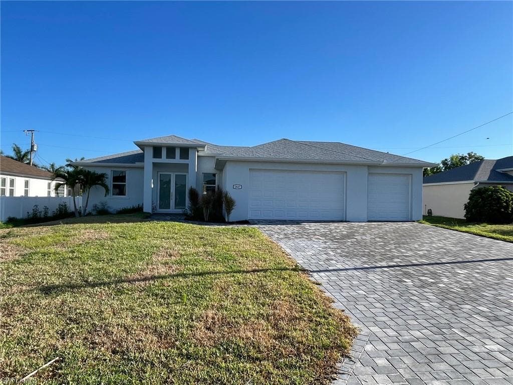 1827 SW 39th TER CAPE CORAL, FL 33914