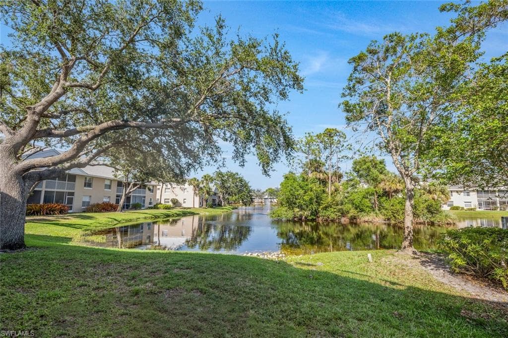 192 Pebble Shores DR 104 NAPLES, FL 34110