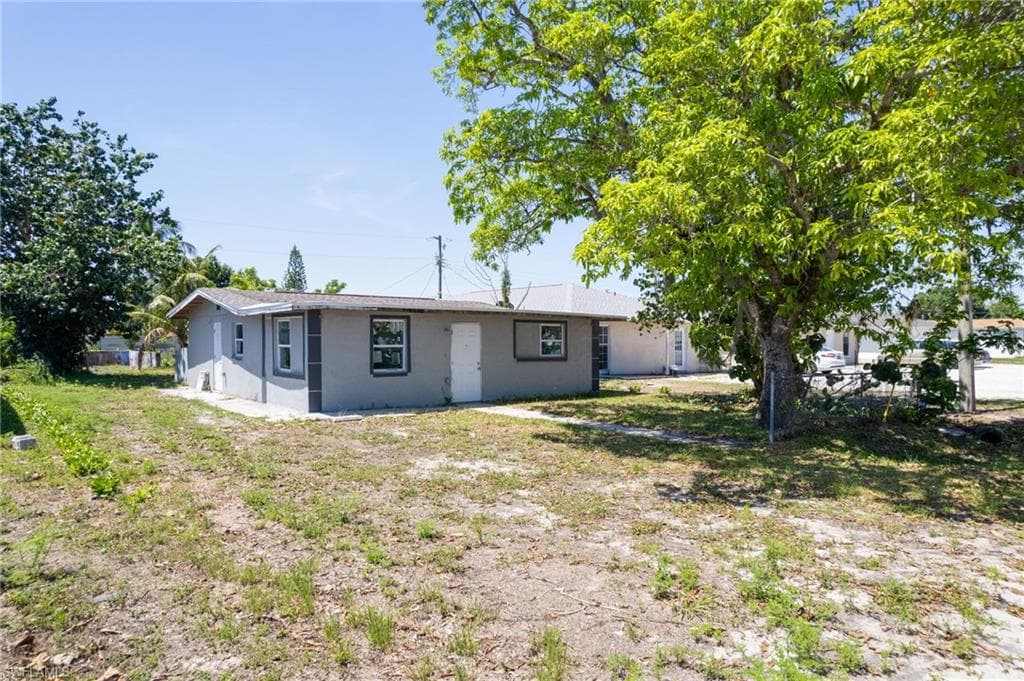 3524 Dora ST FORT MYERS, FL 33916