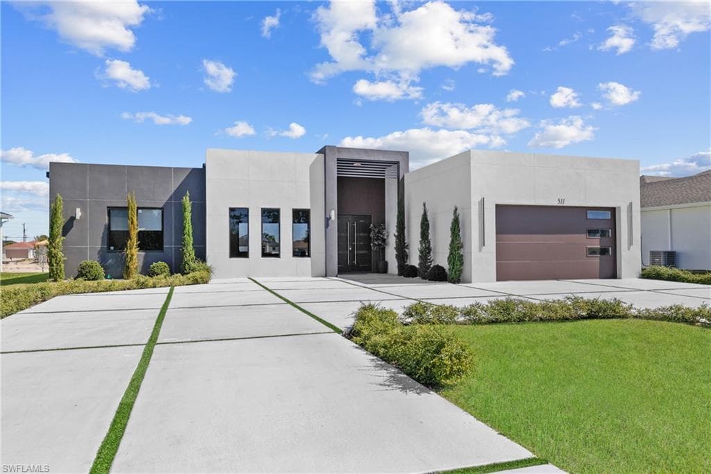 511 NE 5th AVE CAPE CORAL, FL 33909