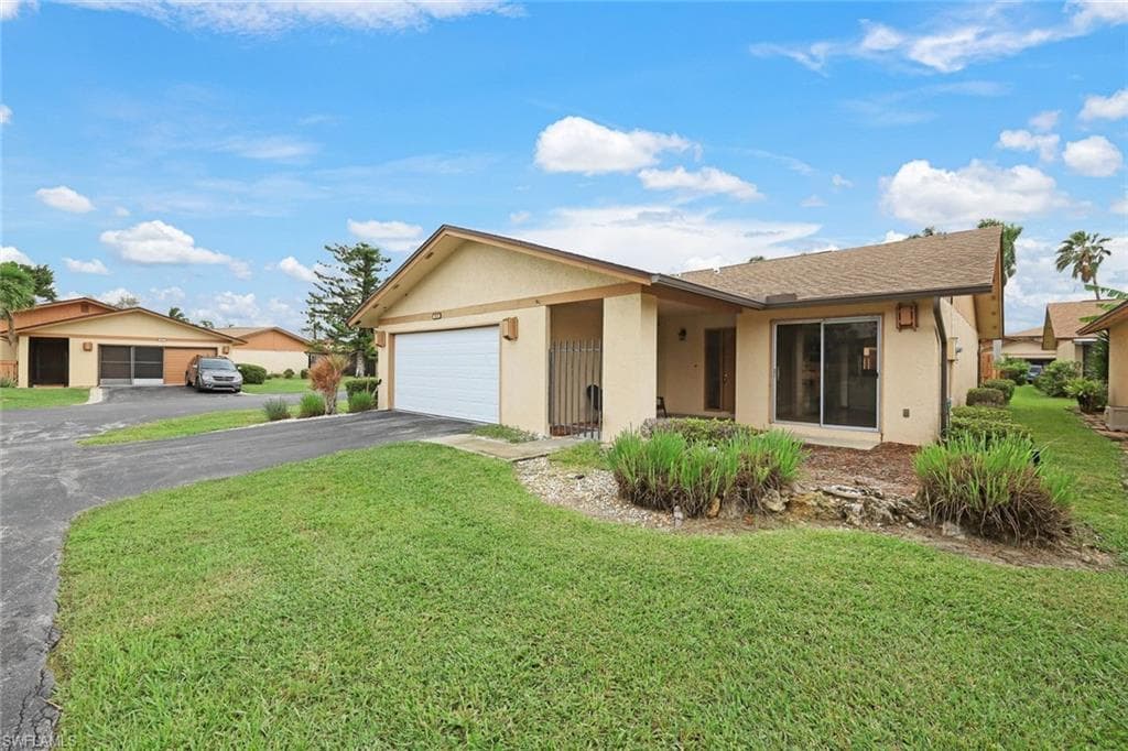 6474 Royal Woods DR FORT MYERS, FL 33908