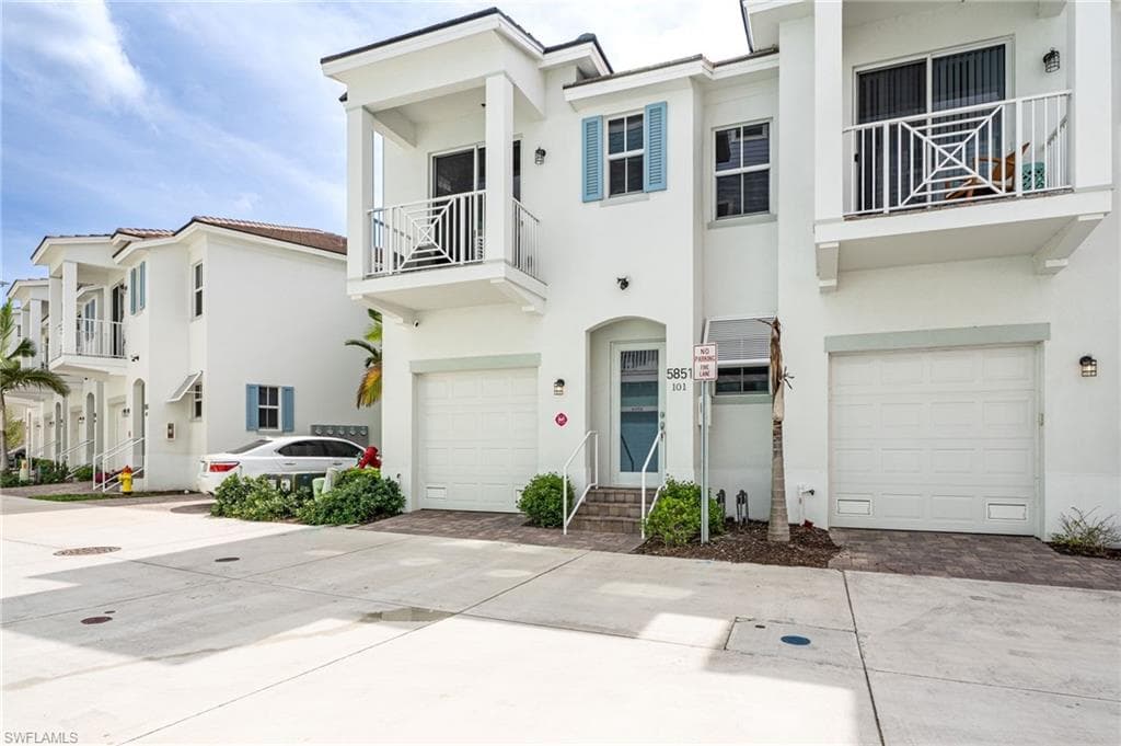 5851 Shell Cove DR 101A CAPE CORAL, FL 33914