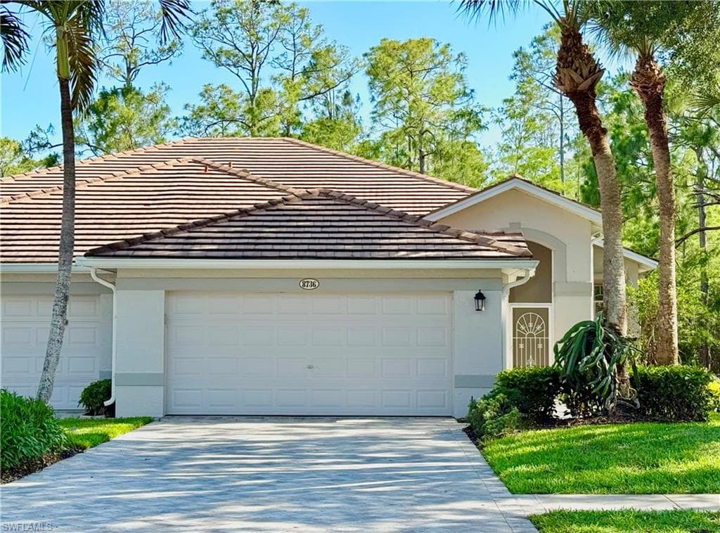 8736 Naples Heritage DR NAPLES, FL 34112