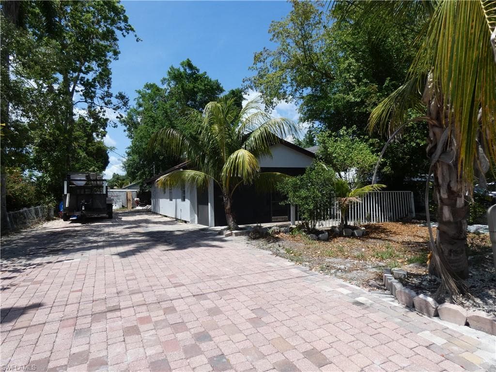 3817 Pearl ST FORT MYERS, FL 33916