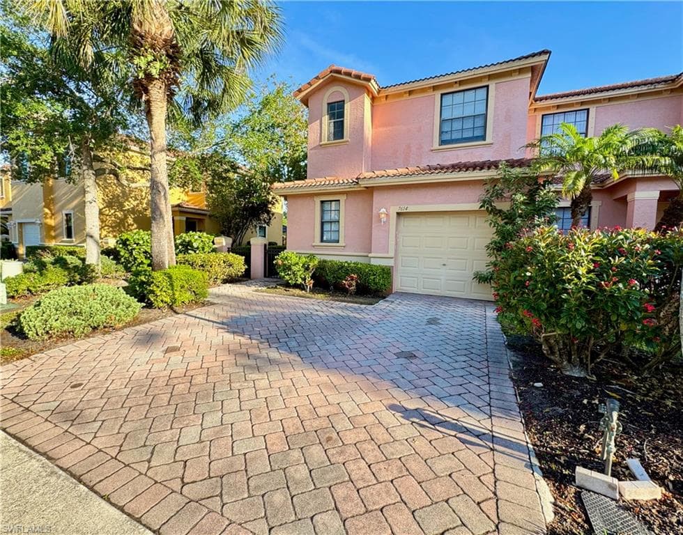 7614 Bristol CIR NAPLES, FL 34120