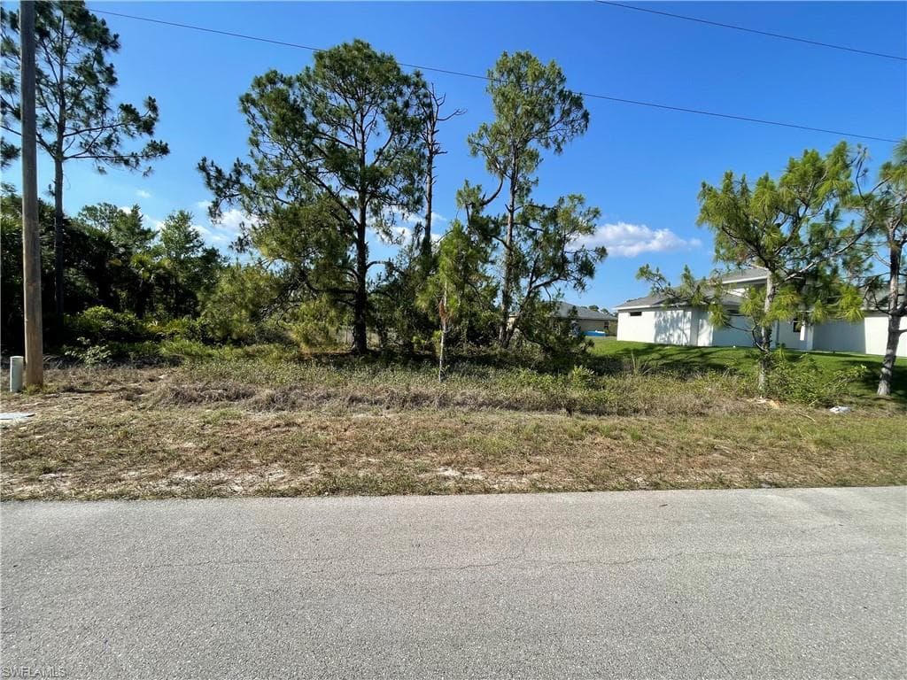 755 Central ST E LEHIGH ACRES, FL 33974