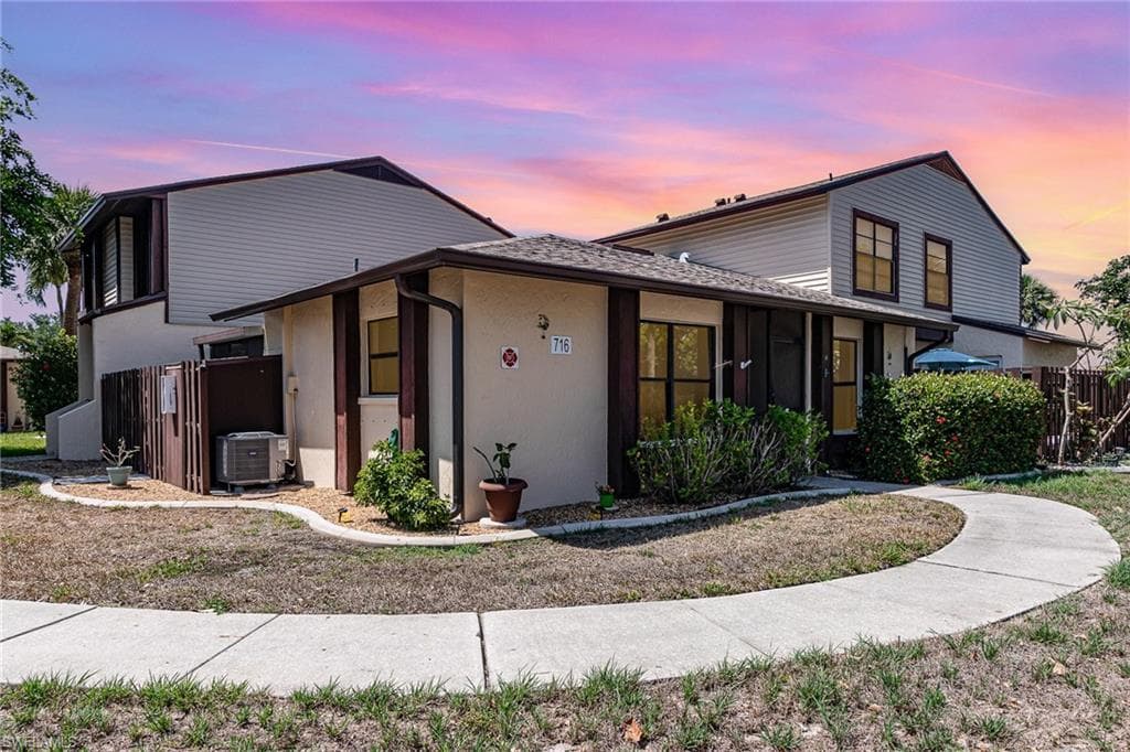 716 SE 12th CT 31 CAPE CORAL, FL 33990