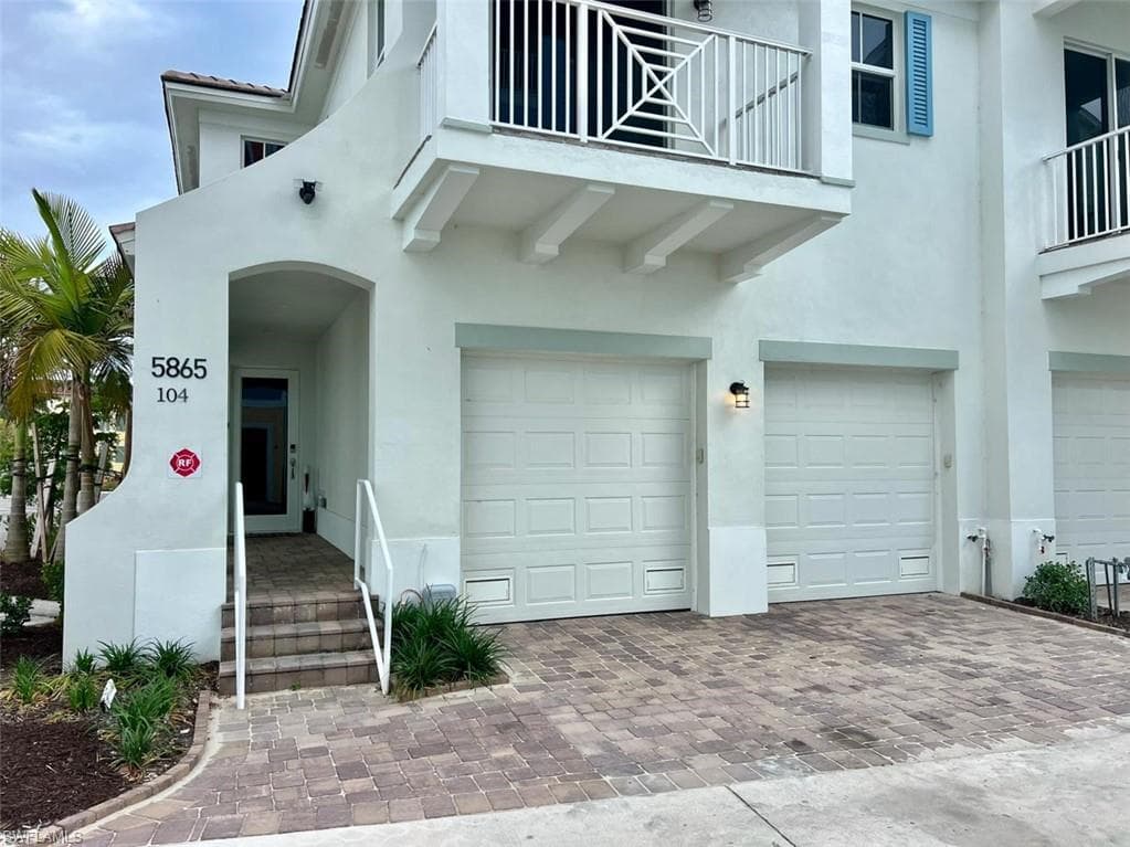 5865 Shell Cove DR 104 CAPE CORAL, FL 33914