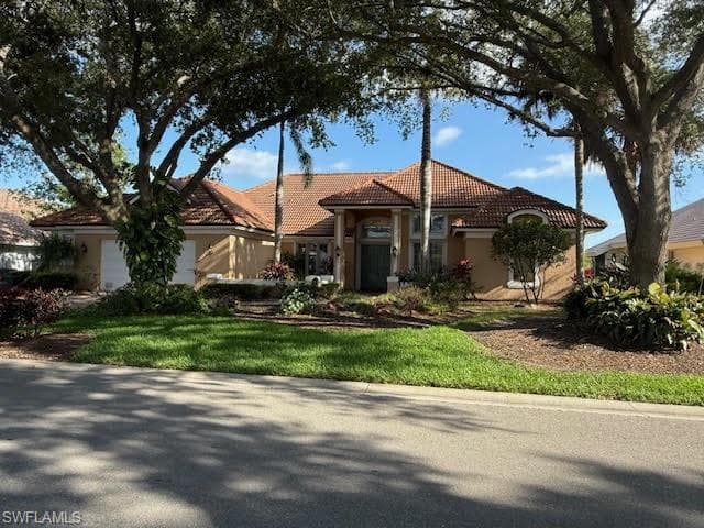 889 Wyndemere WAY NAPLES, FL 34105