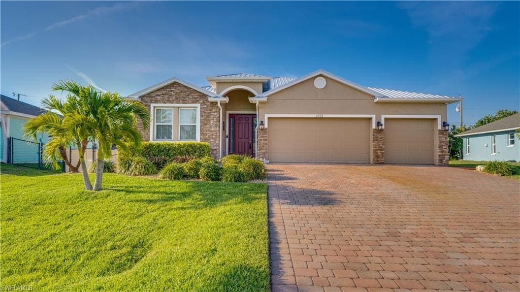 2541 SW 32nd LN CAPE CORAL, FL 33914