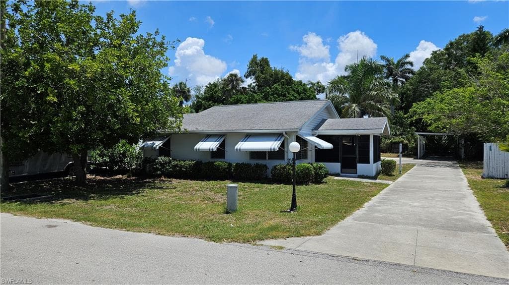 27625 Michigan ST BONITA SPRINGS, FL 34135