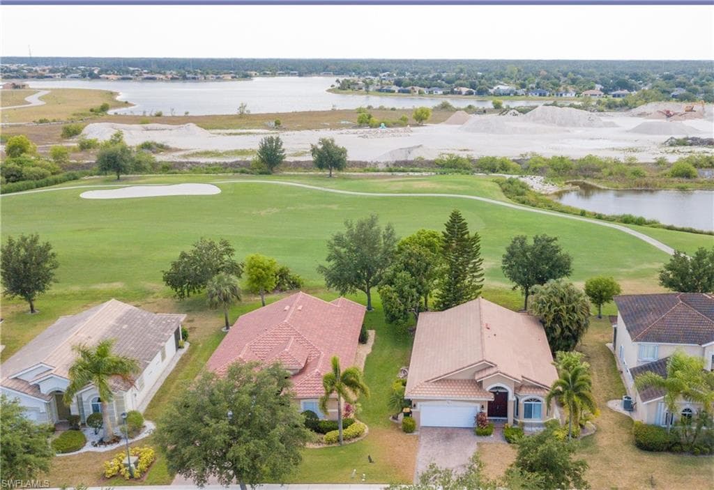 1946 Par DR NAPLES, FL 34120