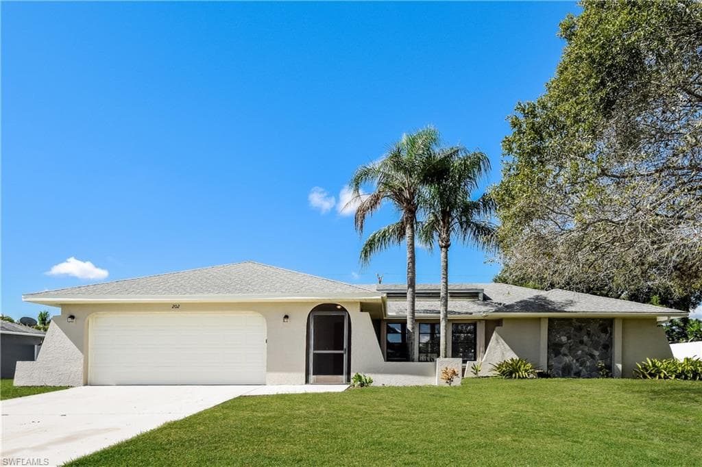 202 NE 9th PL CAPE CORAL, FL 33909