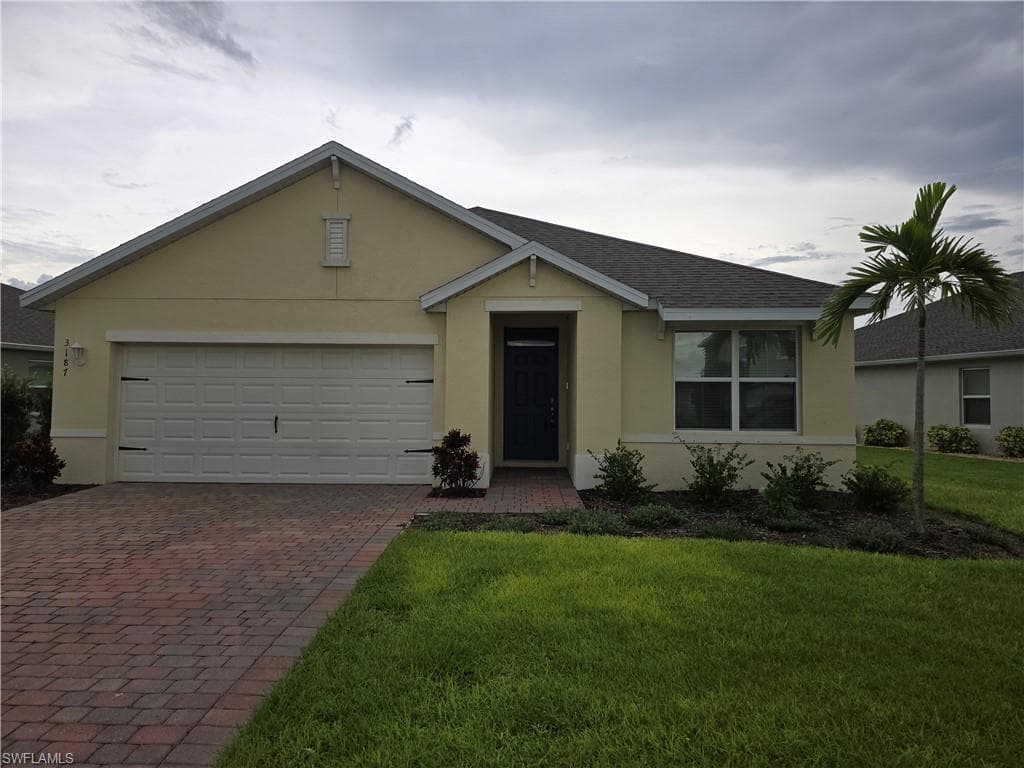 3187 Estancia LN CAPE CORAL, FL 33909