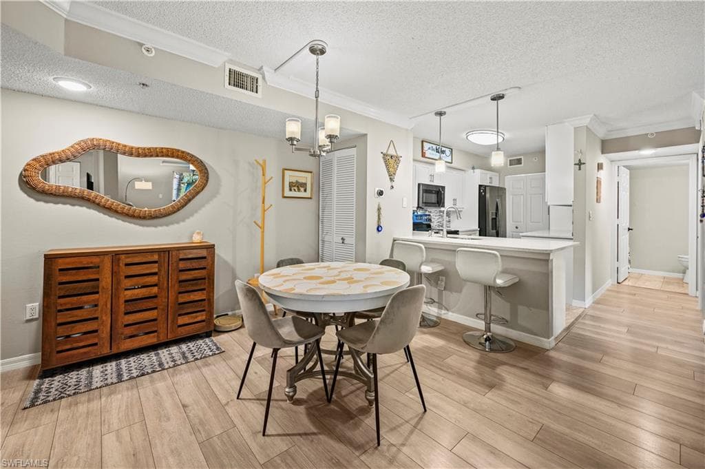 8950 Colonnades CT E 826 BONITA SPRINGS, FL 34135