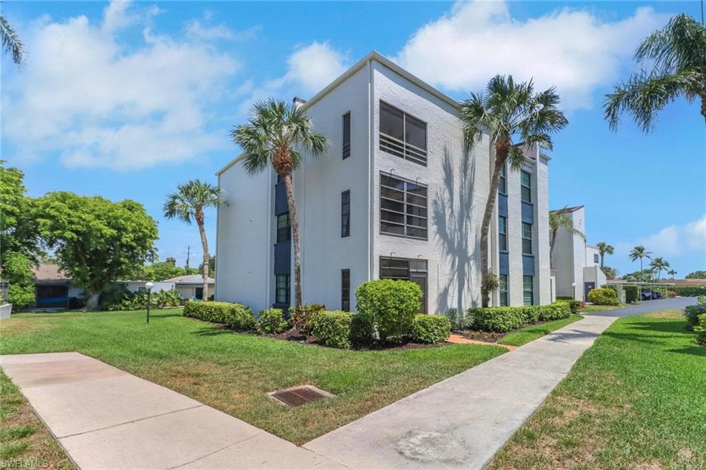 3605 Boca Ciega DR 202 NAPLES, FL 34112