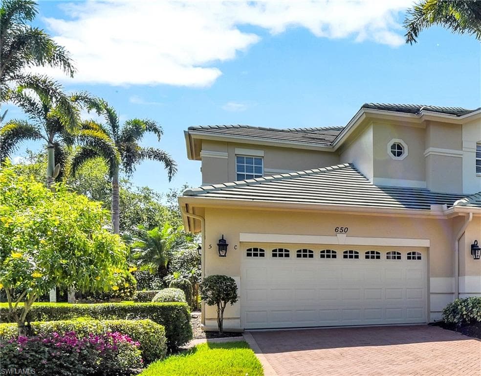650 Vintage Reserve CIR 5C NAPLES, FL 34119
