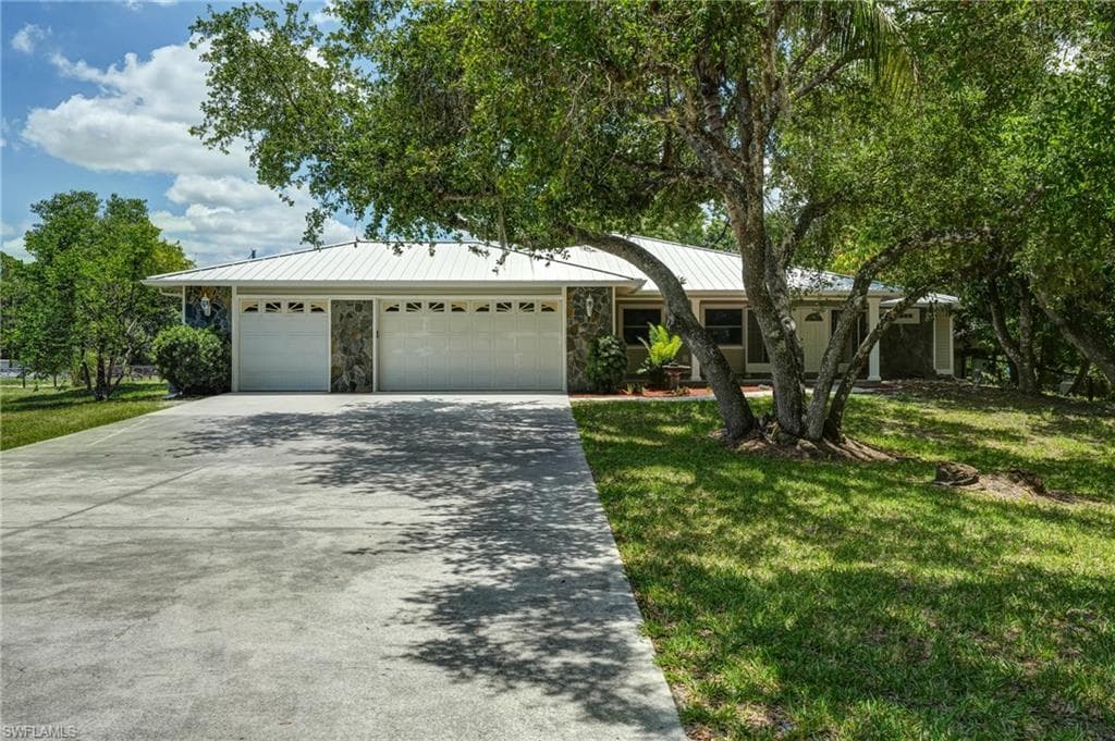 17340 Oak Creek RD ALVA, FL 33920