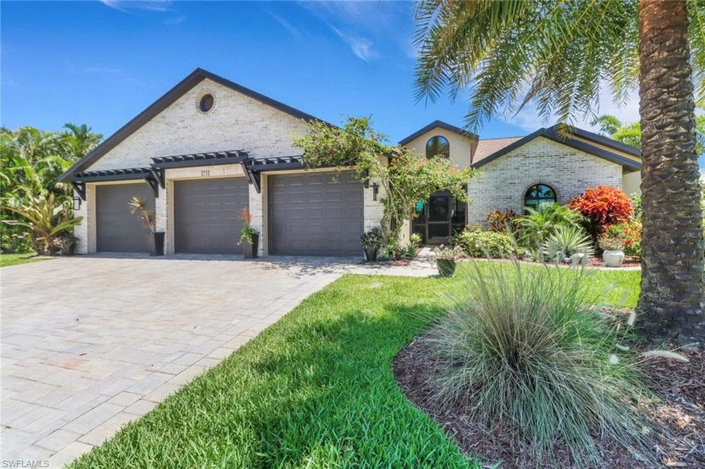 2710 SW 39th TER CAPE CORAL, FL 33914
