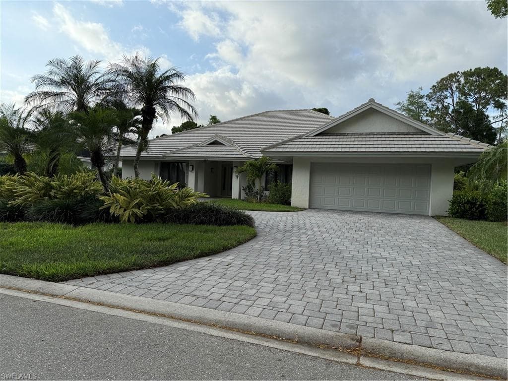 172 Edgemere WAY S NAPLES, FL 34105