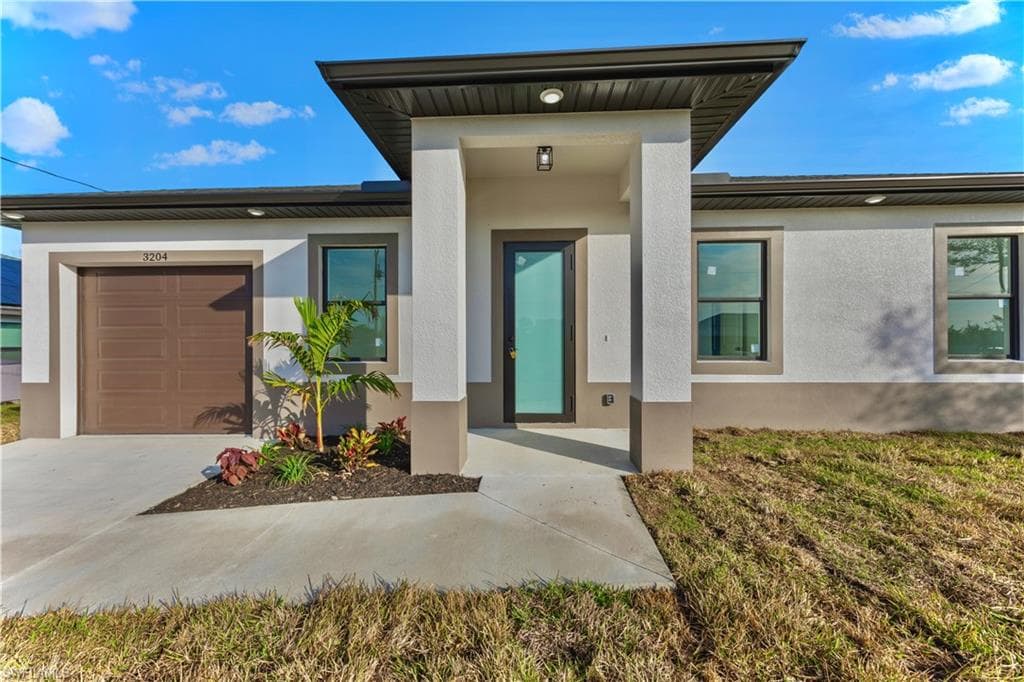 3204 15th ST SW LEHIGH ACRES, FL 33976