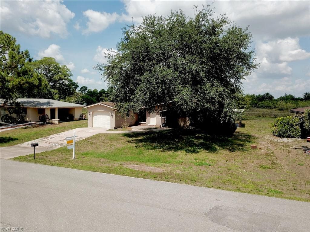 215 Redcliff AVE LEHIGH ACRES, FL 33936