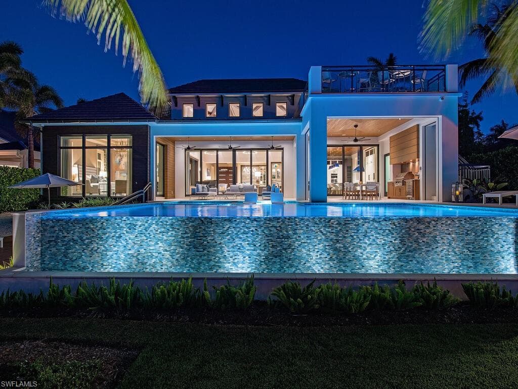 661 Galleon DR NAPLES, FL 34102
