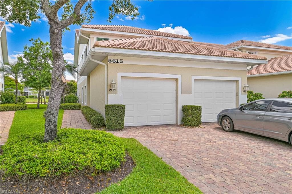 5615 Sherborn DR 201 NAPLES, FL 34110
